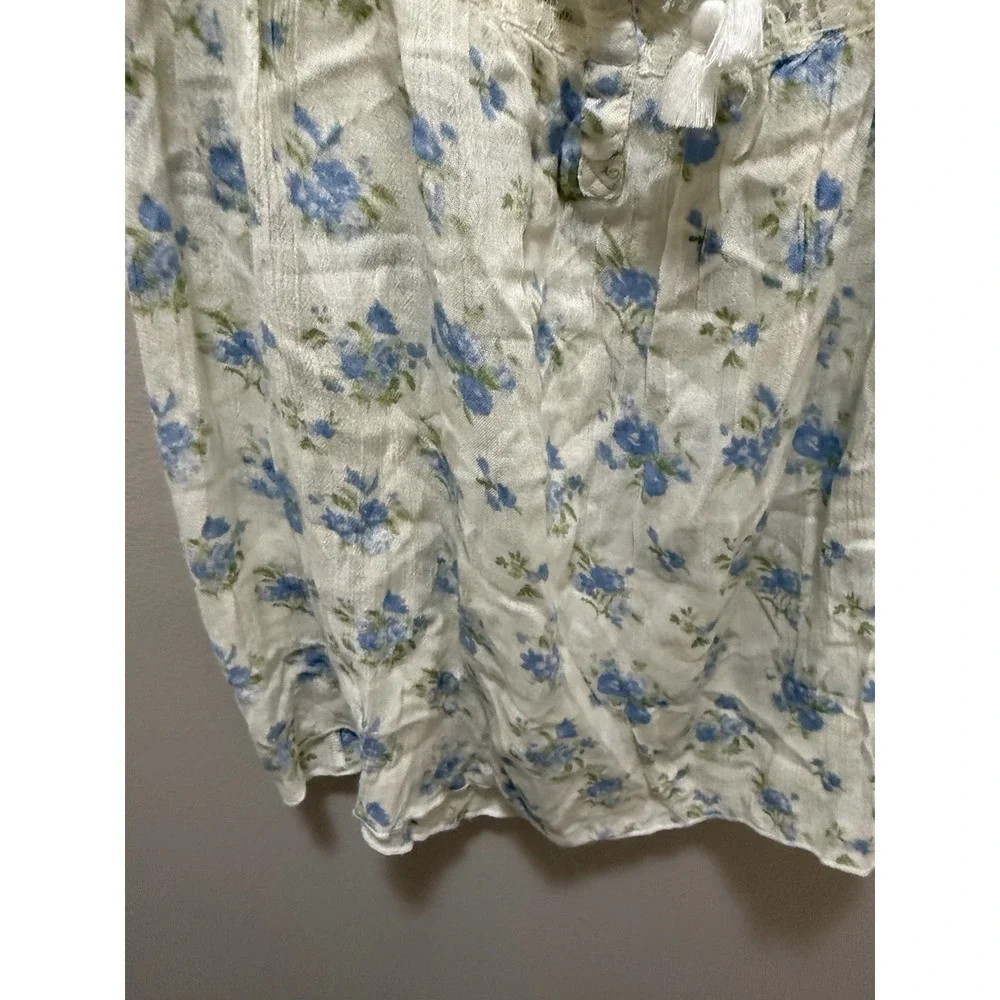 Abercrombie Kids XL Top Bundle (3) – Black‎ Studded, Blue Lace, White Floral Lot